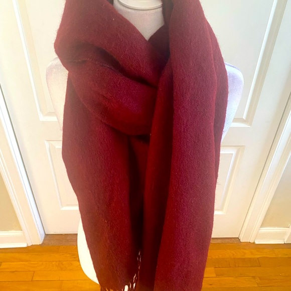 Burgundy Red Oversized Scarf ❤️❤️❤️ - Picture 4 of 10